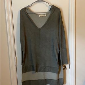 Trendy, v neck hoodie size S